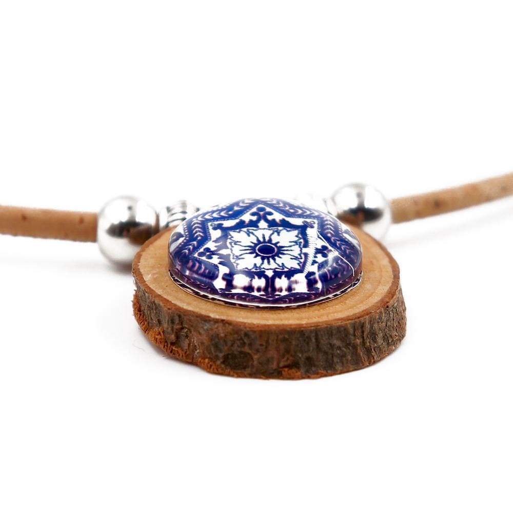 luisa-paix-o-bijoux-du-portugal-collier-li-ge-pendentif-azulejos-bois-2 image 3