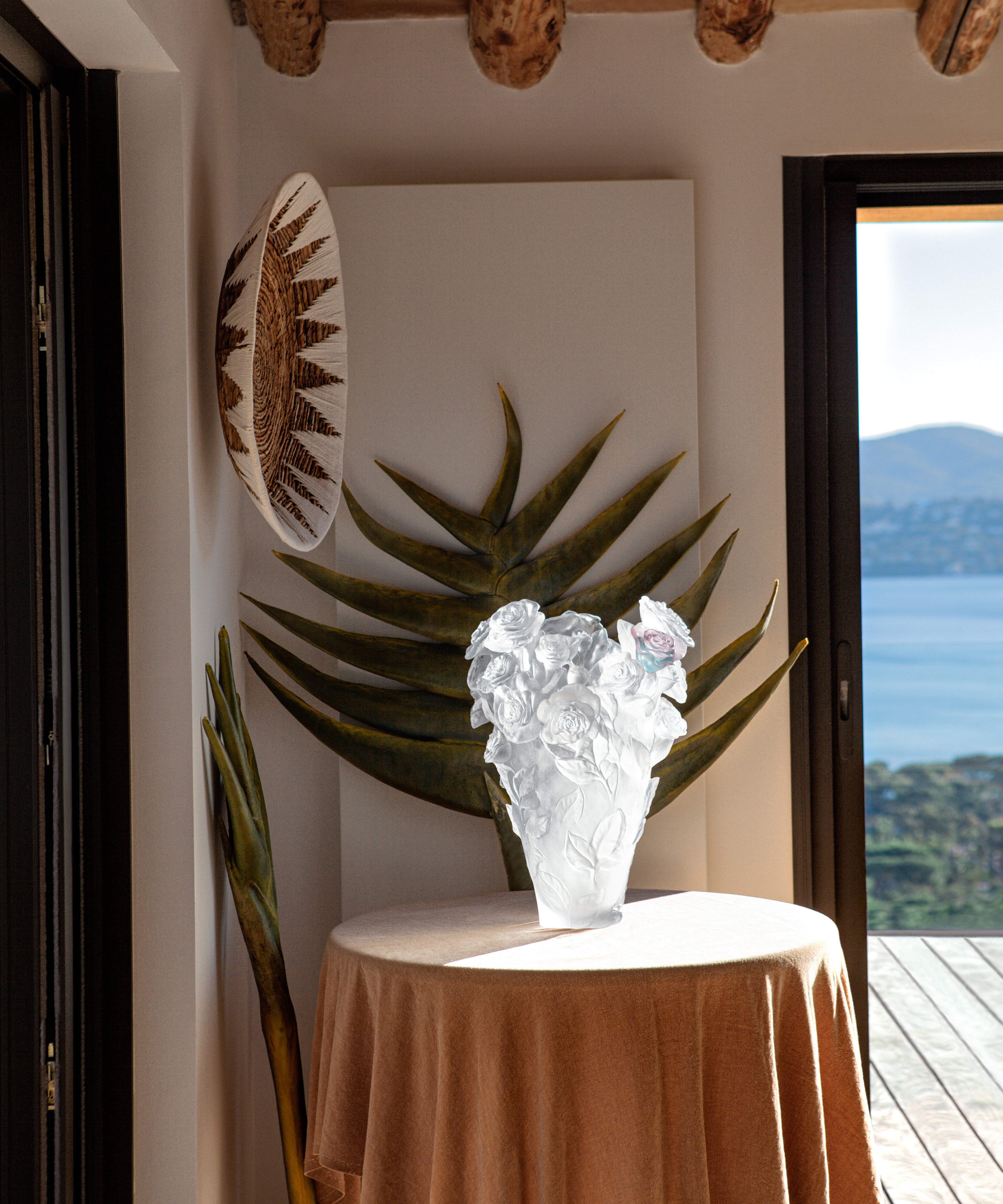 daum-univers-v-g-tal-rose-passion-vase-magnum-blanc image 4