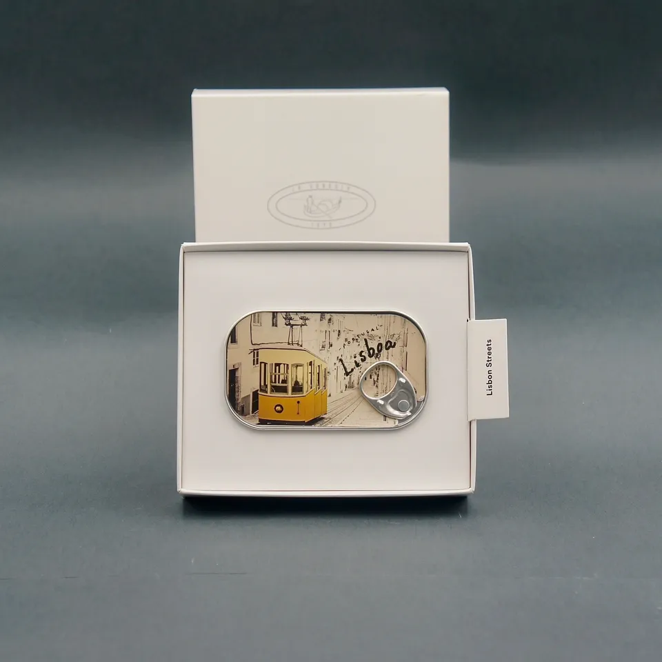 luisa-paix-o-lisbon-streets-coffret-conserves-sardines-125g image 1