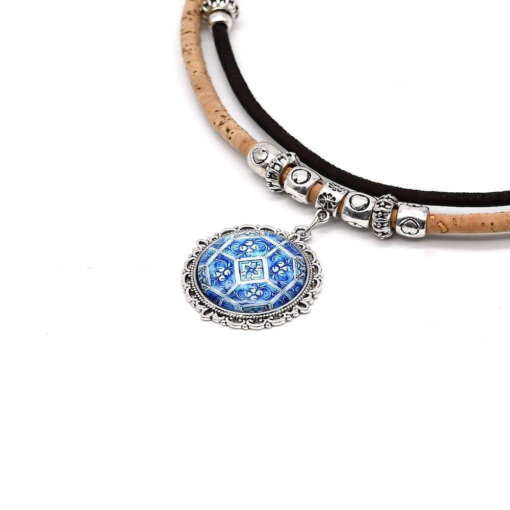 luisa-paix-o-bijoux-du-portugal-collier-azulejo-bleu-blanc-li-ge image 2