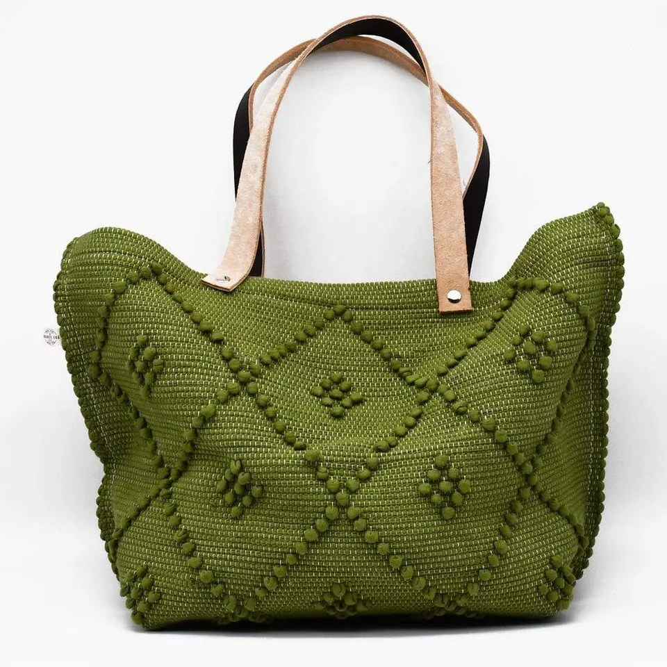 luisa-paix-o-sac-paule-cuir-sac-vert-tapis-50cm image 1
