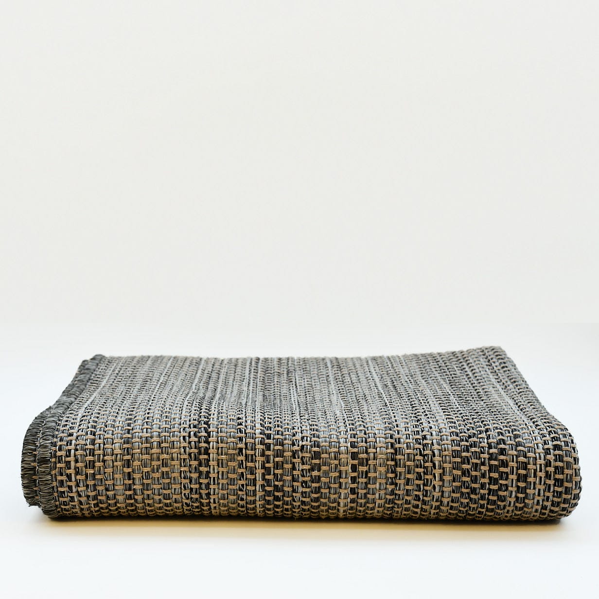 luisa-paix-o-tapis-gris-fibres-m-lang-es-lavable-100x60 image 1