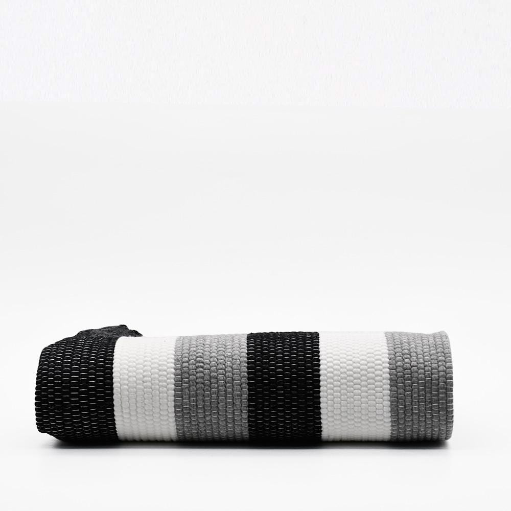 luisa-paix-o-tapis-coton-ray-gris-100x50-tiss-main image 1