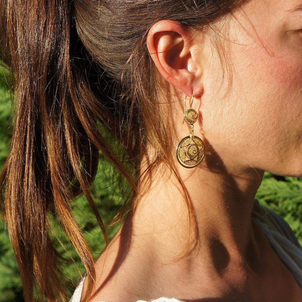 luisa-paix-o-boucles-d-oreille-filigrane-argent-dor-2-5-cm image 4