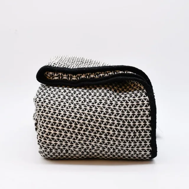 luisa-paix-o-linge-de-maison-maxi-plaid-coton-noir-220x170 image 1