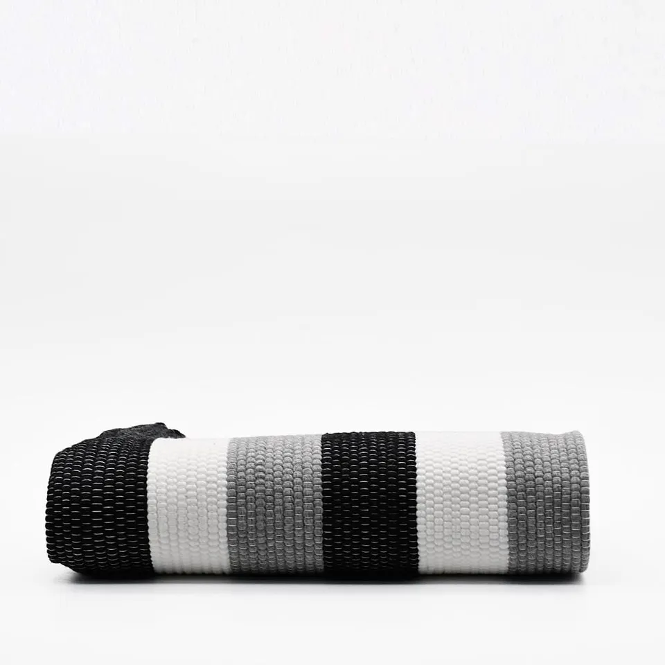 luisa-paix-o-tapis-coton-ray-gris-100x50-tiss-main image 1