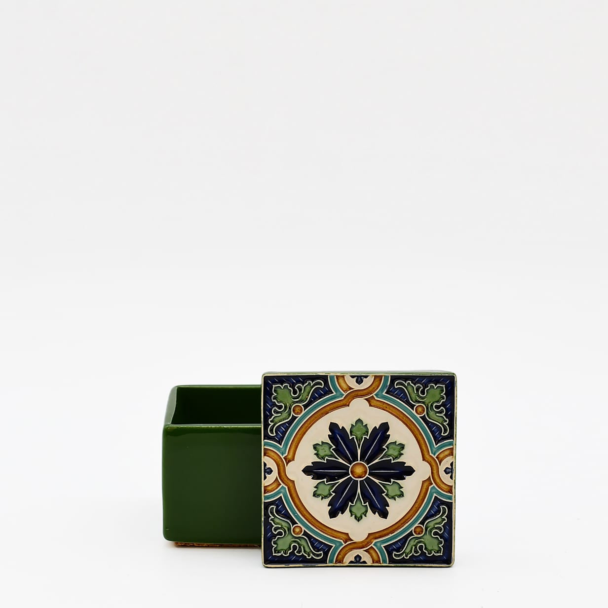 luisa-paix-o-azulejos-bo-te-secrets-c-ramique-verte-6x6cm image 1
