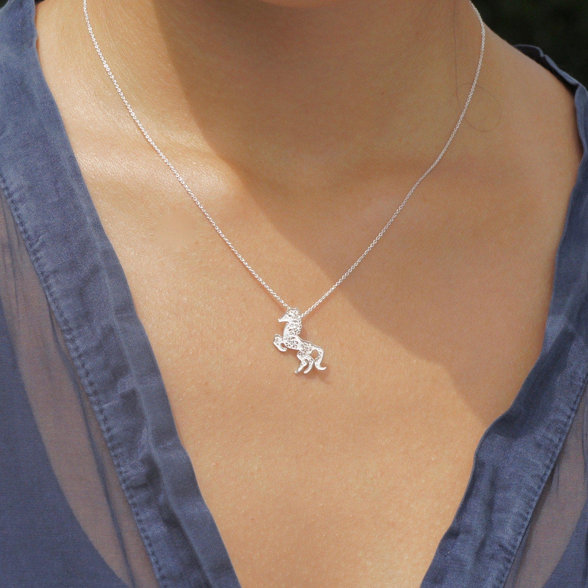luisa-paix-o-cavalo-i-collier-argent-filigrane-40-45-cm image 4