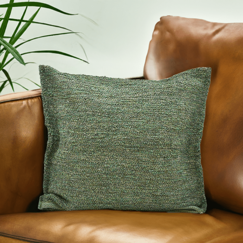 luisa-paix-o-housse-de-coussin-60x60-vert-moyen-artisanale image 3