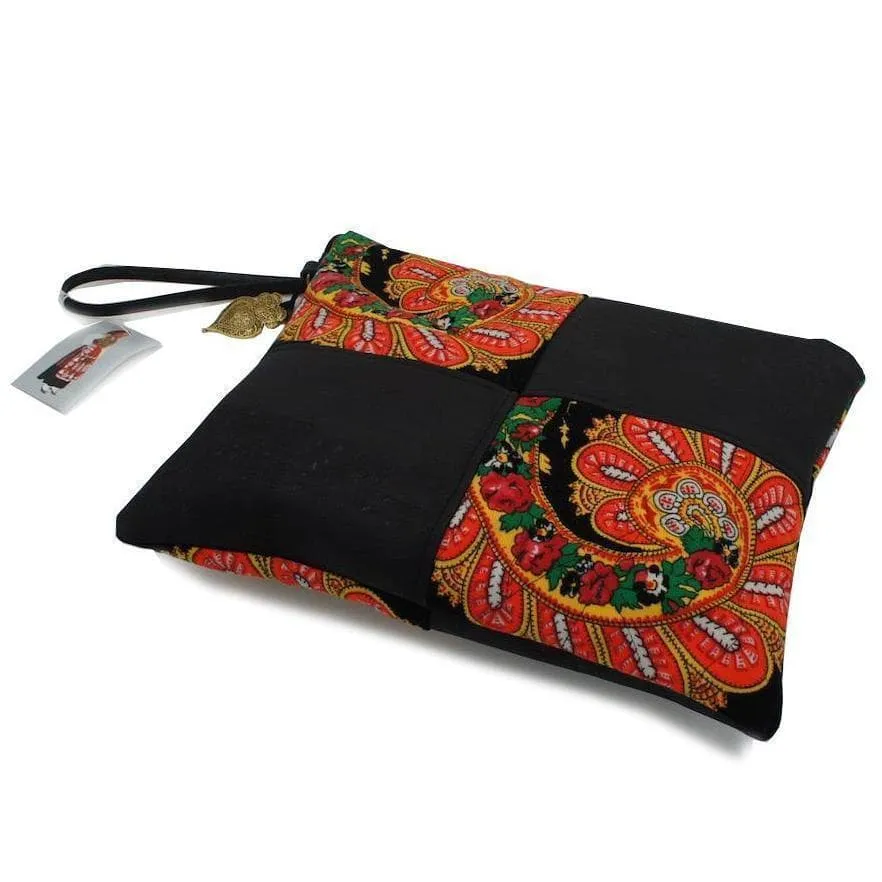 luisa-paix-o-pochette-en-li-ge-noir-patchwork-minho-laptop image 1