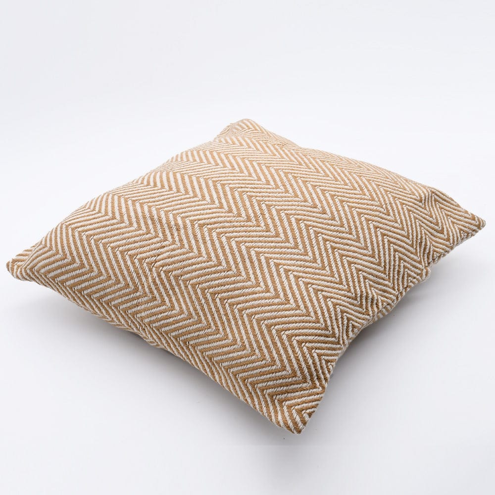 luisa-paix-o-chevrons-housse-de-coussin-50x50-camel-fibres-m-lang-es image 2