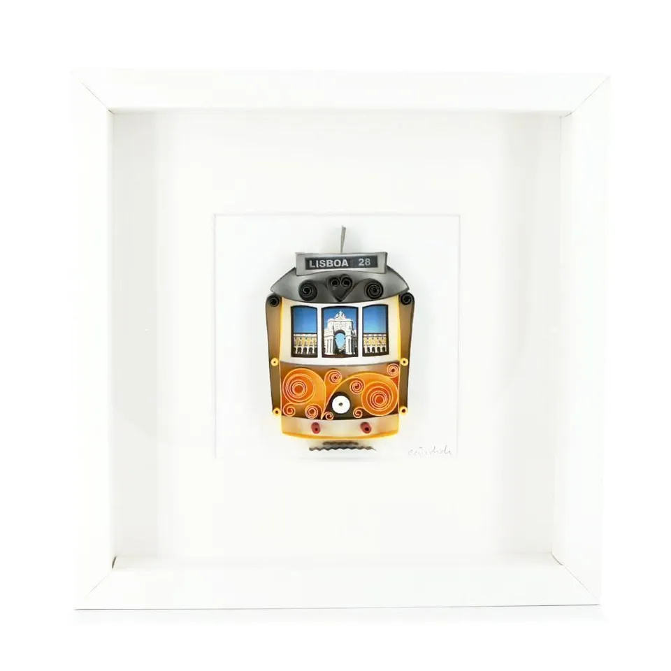 luisa-paix-o-tableau-paperolles-electrico-28-tramway-lisbonne image 1