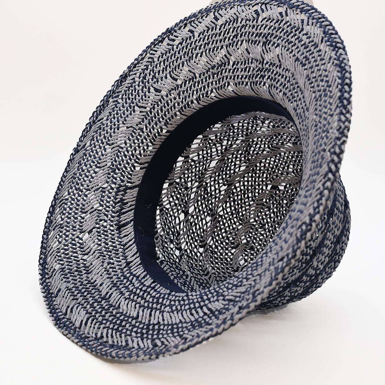 luisa-paix-o-accessoires-portugal-chapeau-plage-fibres-bleu-blanc image 5