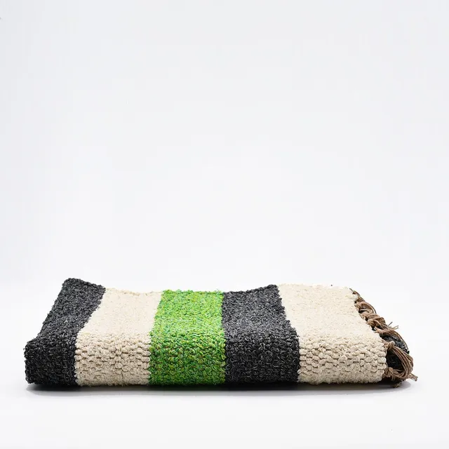 luisa-paix-o-tapis-artisanal-ray-vert-gris-beige-140x70 image 1