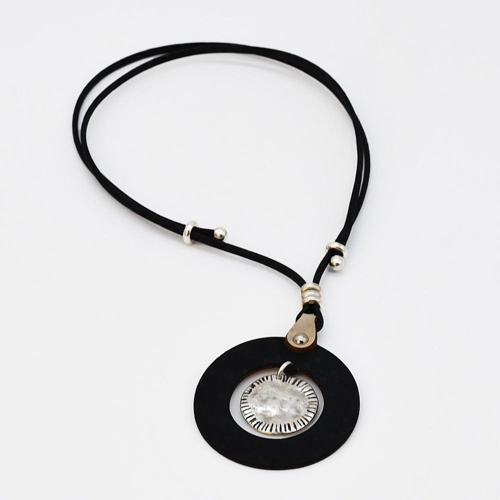luisa-paix-o-bijoux-du-portugal-collier-coulissant-li-ge-noir-r-glable image 3