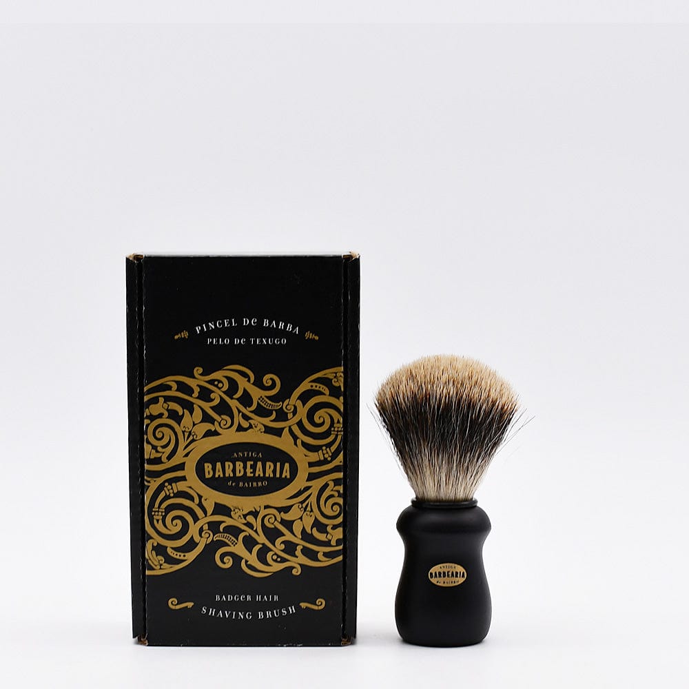luisa-paix-o-barbearia-de-bairro-blaireau-rasage-poils-naturels image 1