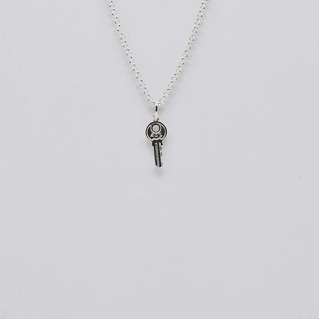 luisa-paix-o-chave-da-felicidade-charm-argent-cl image 1