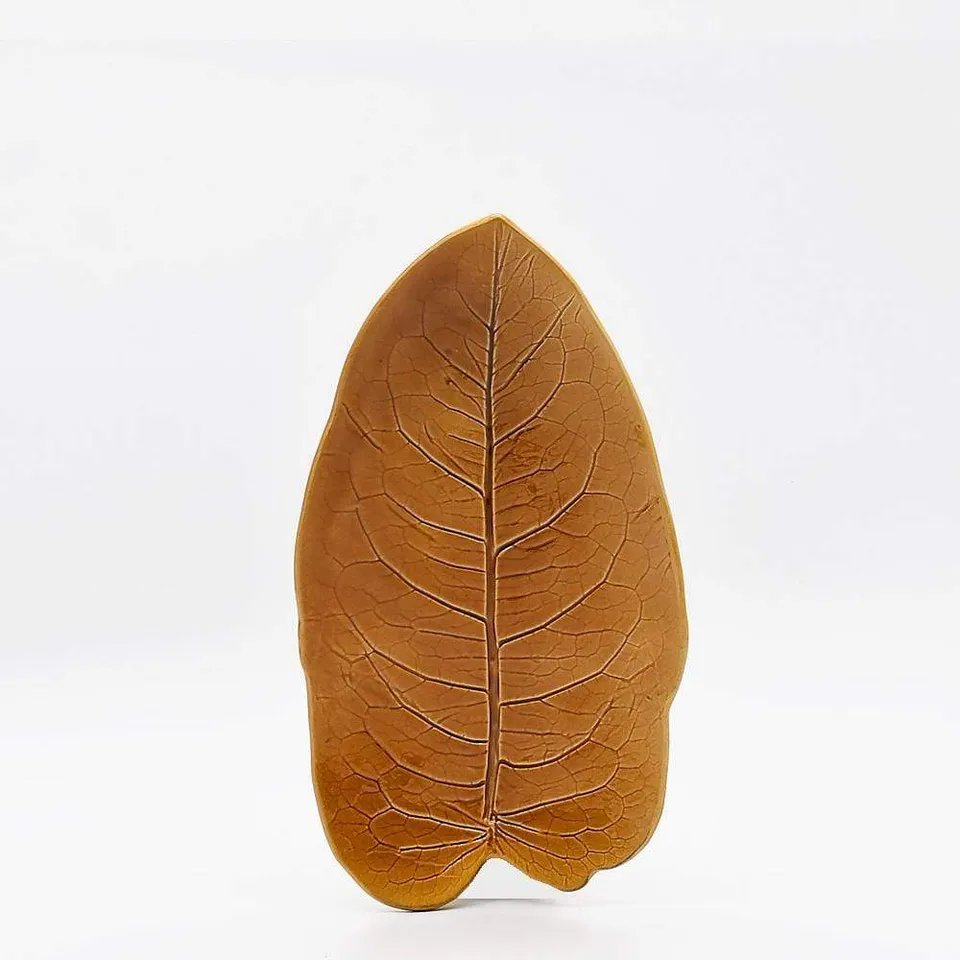 luisa-paix-o-rio-coupe-feuille-c-ramique-marron-27x15-cm image 1
