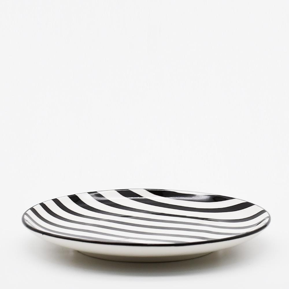 luisa-paix-o-vaisselle-portugaise-assiette-costa-nova-mar-15-cm-noire image 4