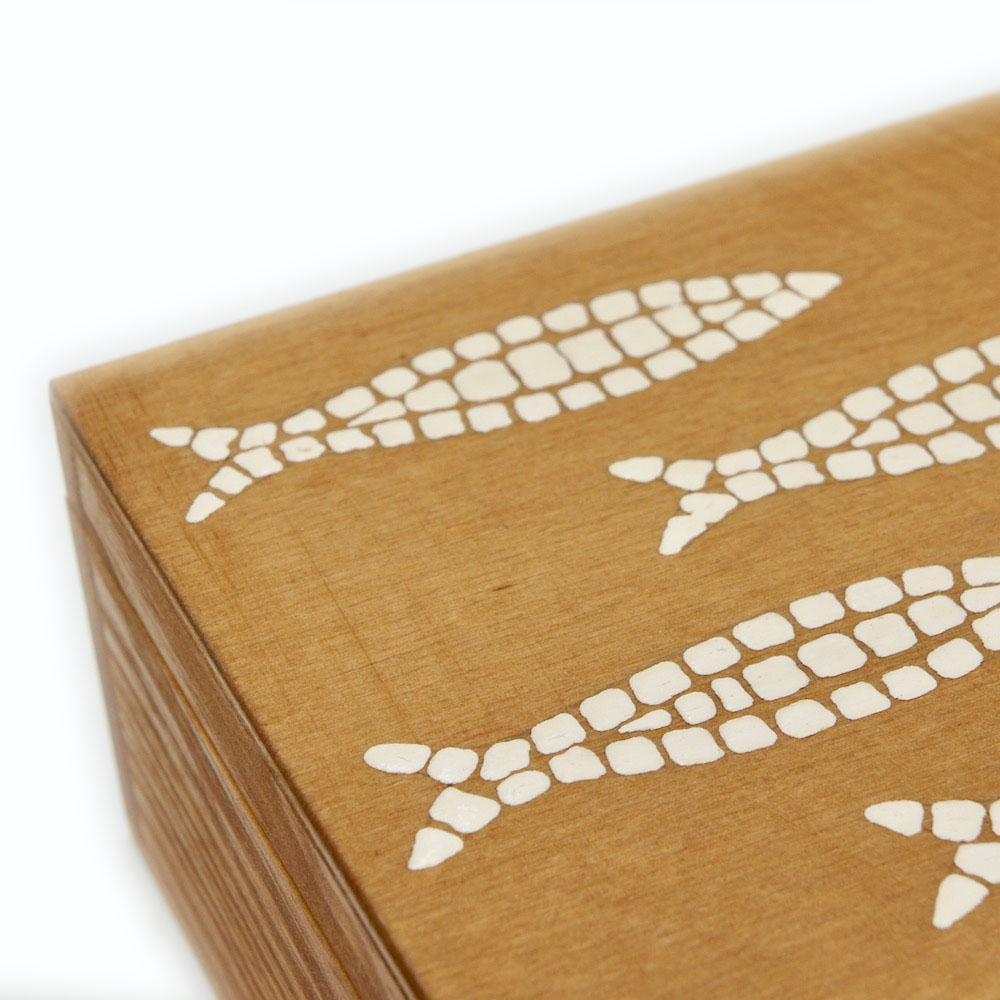 luisa-paix-o-sardinha-coffret-bois-brut-peint-main-15-cm image 3