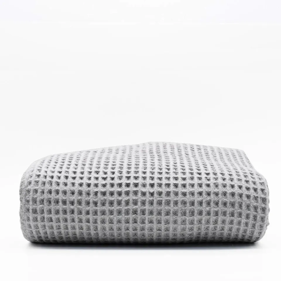 luisa-paix-o-plaid-coton-gaufr-gris-clair-200x140-cm image 1