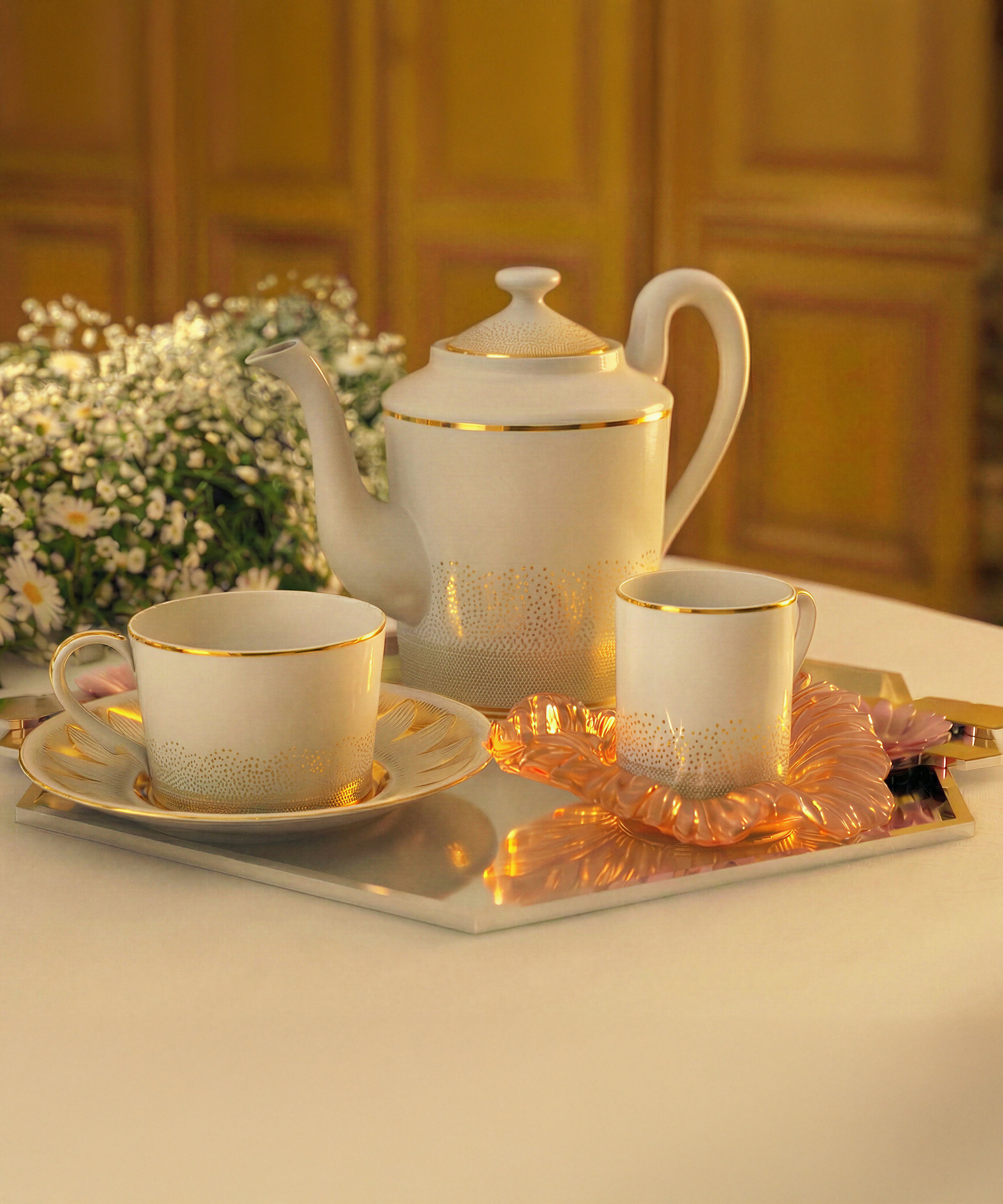 daum-or-d-abeille-verseuse-porcelaine image 3