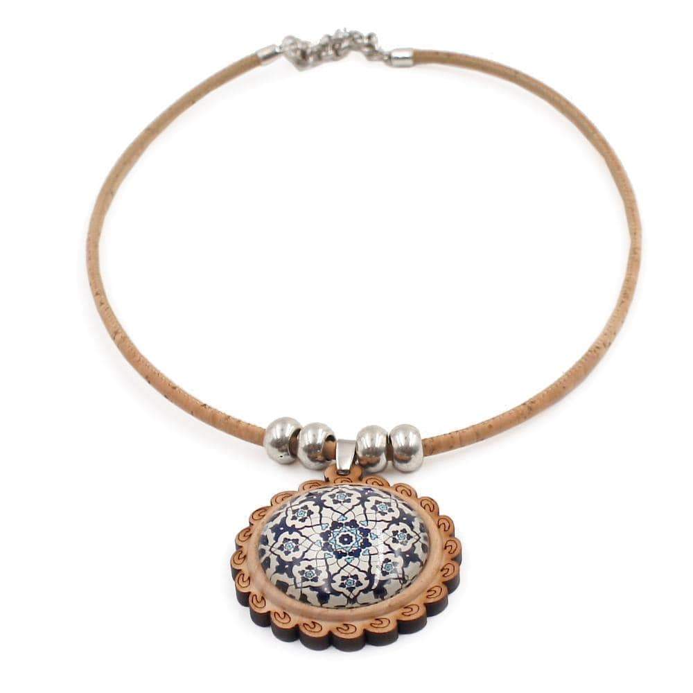 luisa-paix-o-bijoux-du-portugal-collier-li-ge-pendentif-azulejos-bois image 1