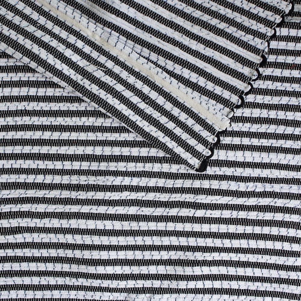 luisa-paix-o-tapis-coton-300x50-cm-noir-et-blanc-frang image 2