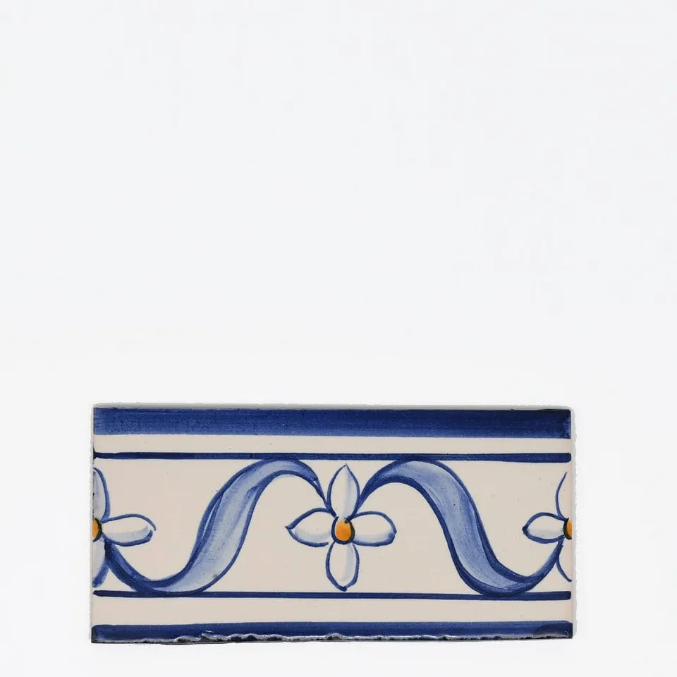 luisa-paix-o-azulejos-frise-azulejo-15x7-5-cm-peinte-main image 1
