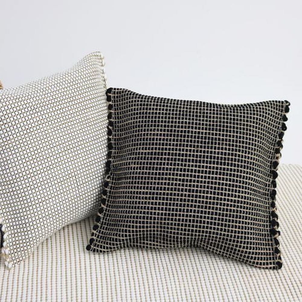 luisa-paix-o-oyama-housse-de-coussin-40x40-coton-noir image 4