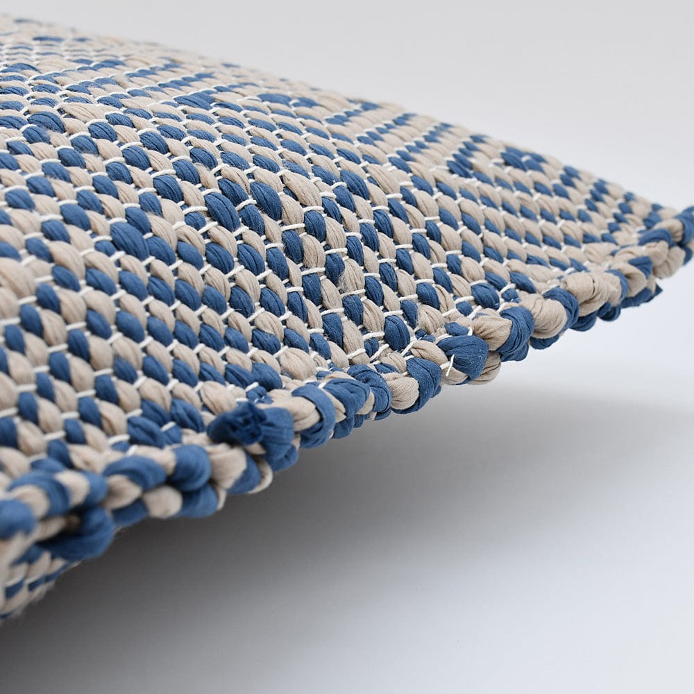 luisa-paix-o-housse-coussin-fibres-recycl-es-bleu-40x40cm image 3