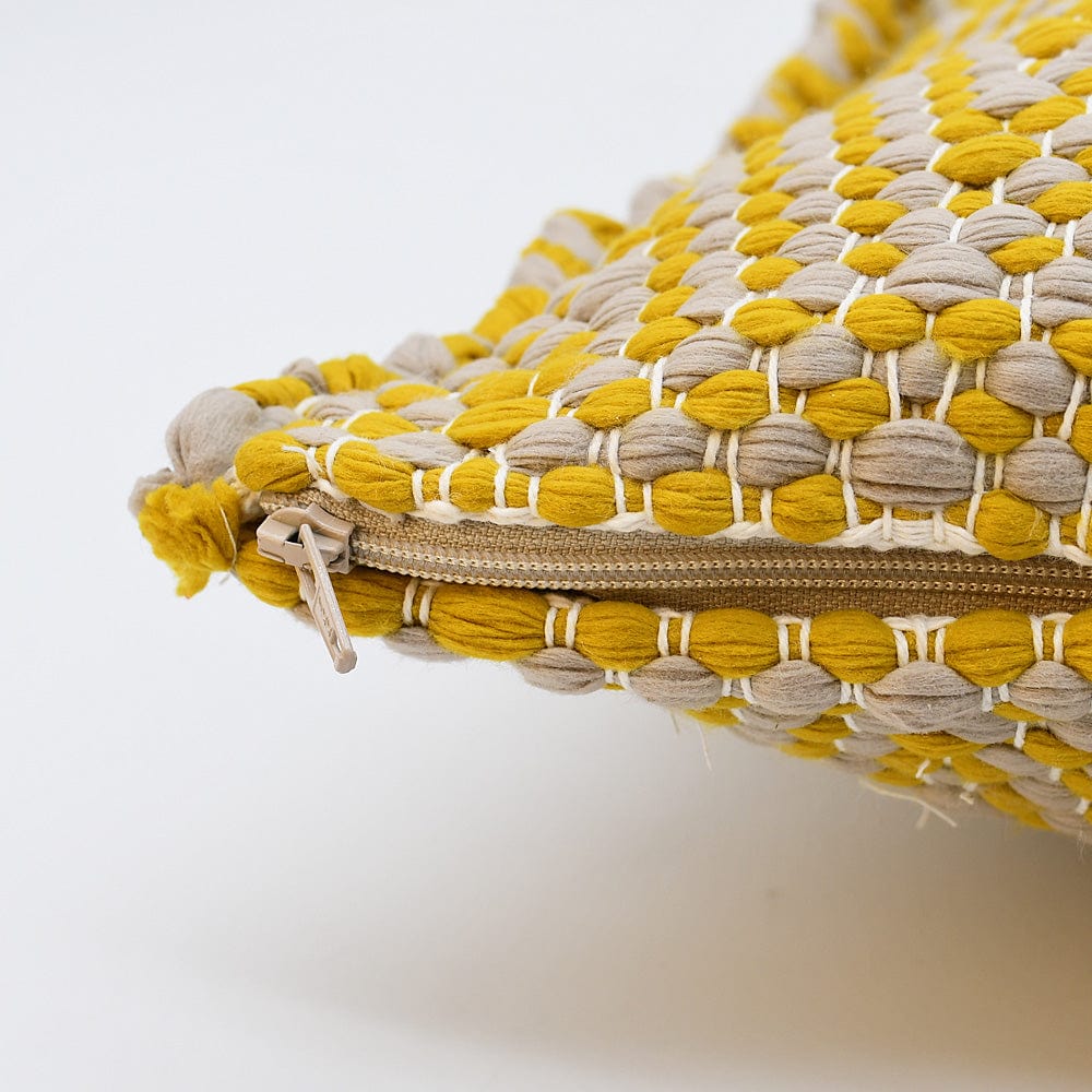 luisa-paix-o-housse-de-coussin-fibres-recycl-es-jaune-40x40cm image 4