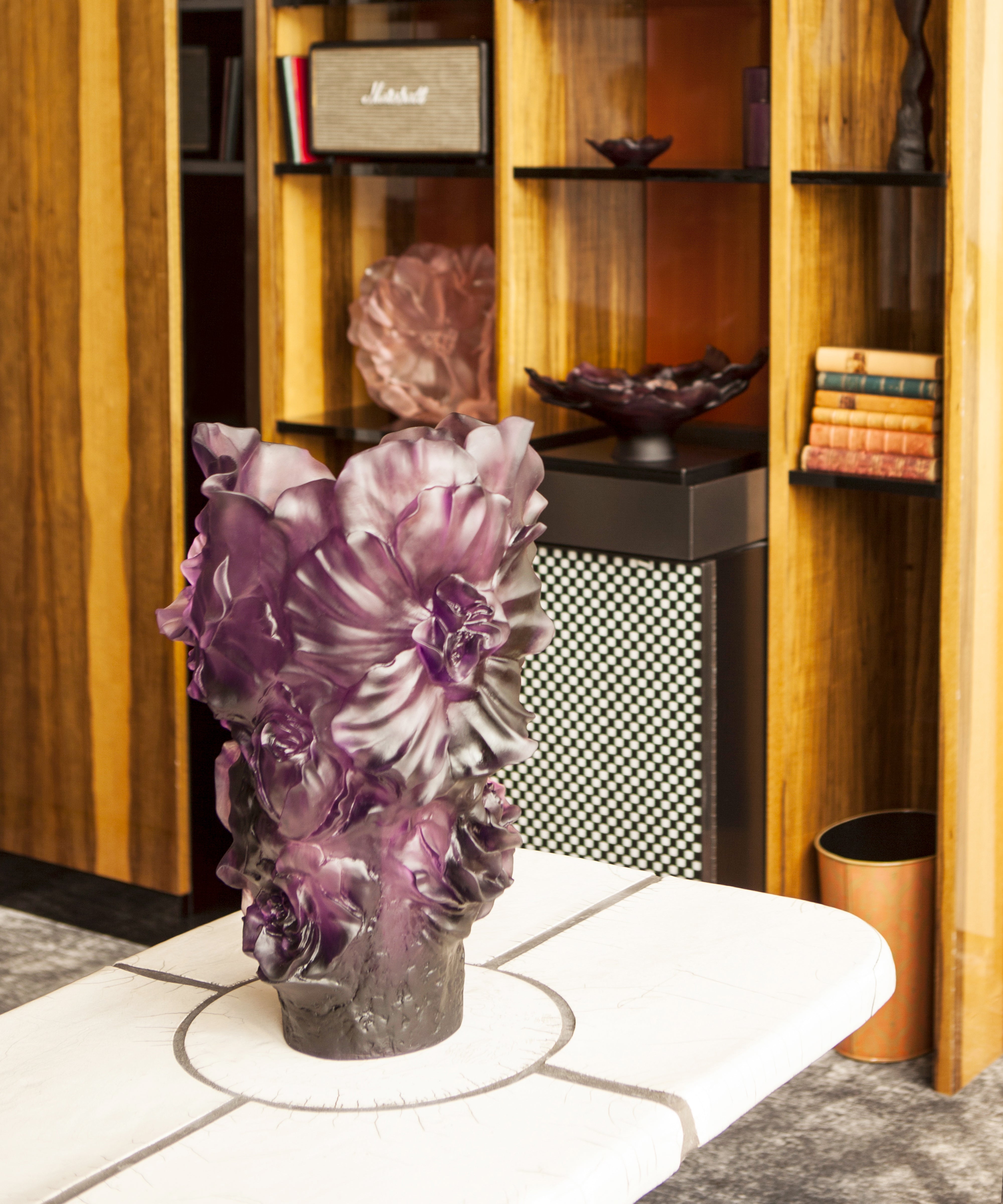 daum-univers-v-g-tal-camelia-vase-magnum-violet-cristal image 1