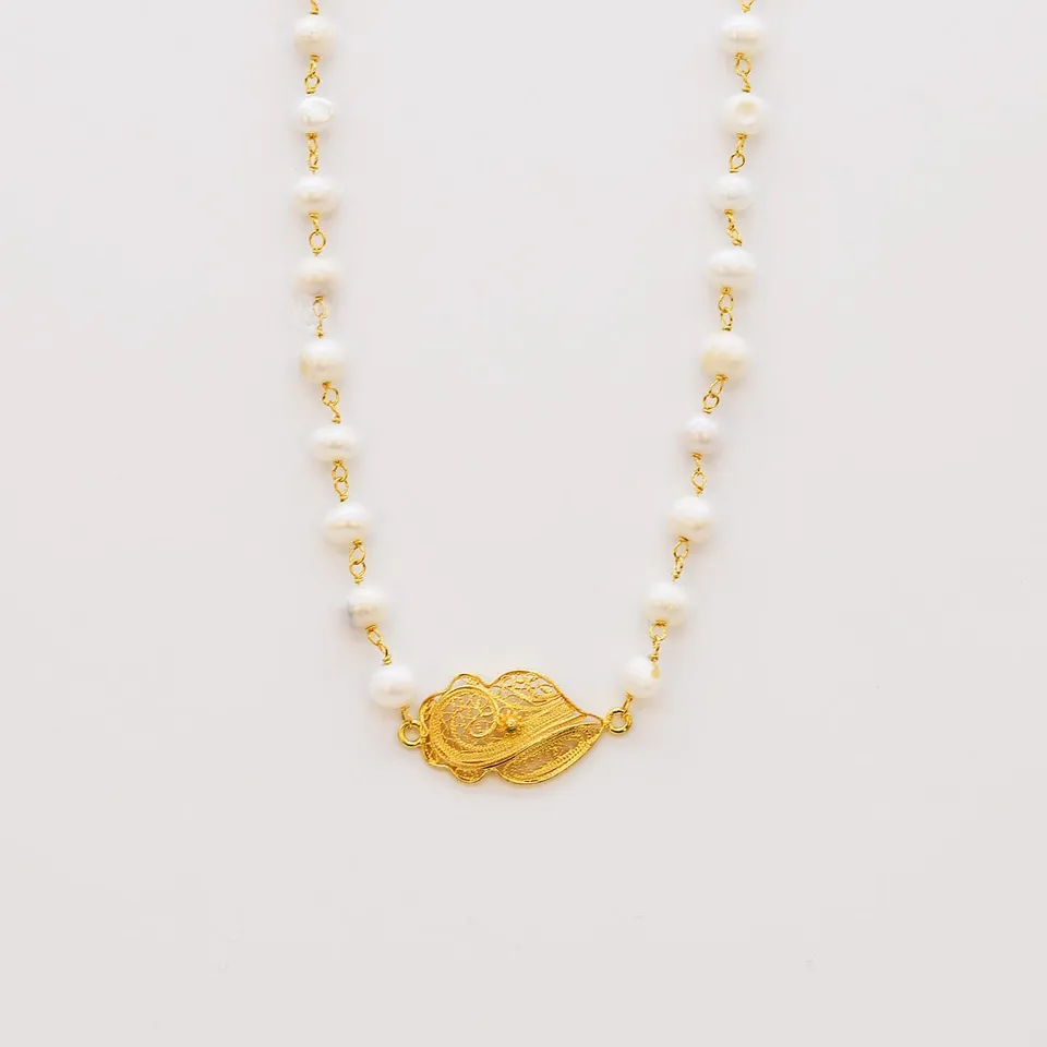 luisa-paix-o-cora-o-de-viana-collier-perles-filigrane-dor-44-cm image 1