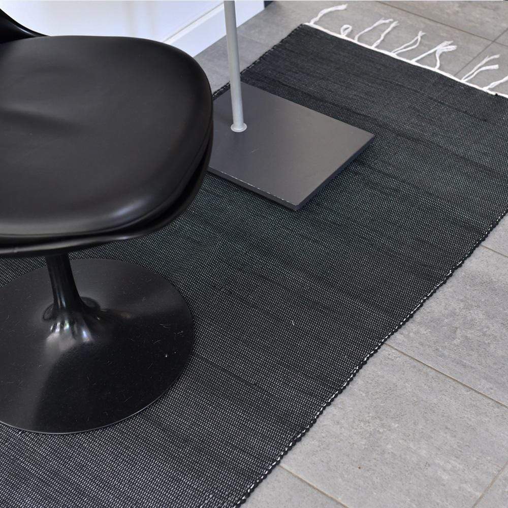 luisa-paix-o-linge-de-maison-tapis-coton-tress-noir-140x70 image 3