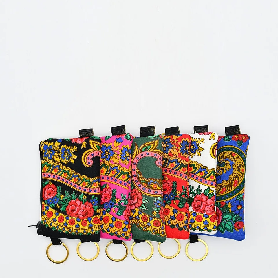 luisa-paix-o-len-o-minhoto-porte-monnaie-noir-motif-portugais image 1