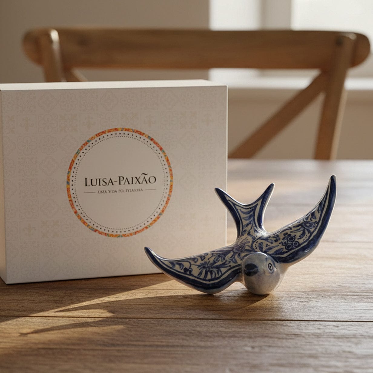 luisa-paix-o-coimbra-hirondelle-c-ramique-bleue-coffret-12-cm image 2