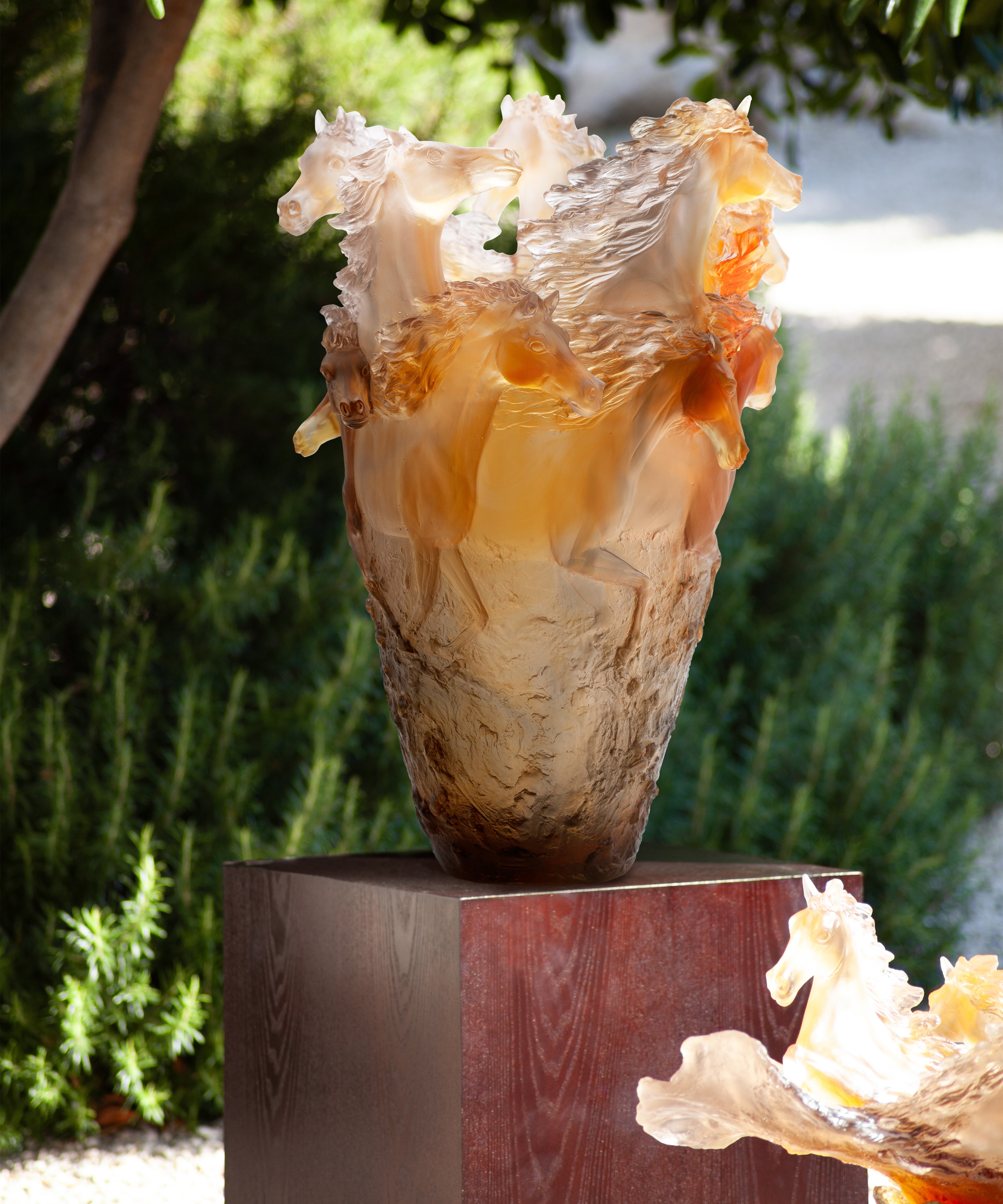 daum-cavalcade-vase-magnum-brun-glac-175-ex image 2