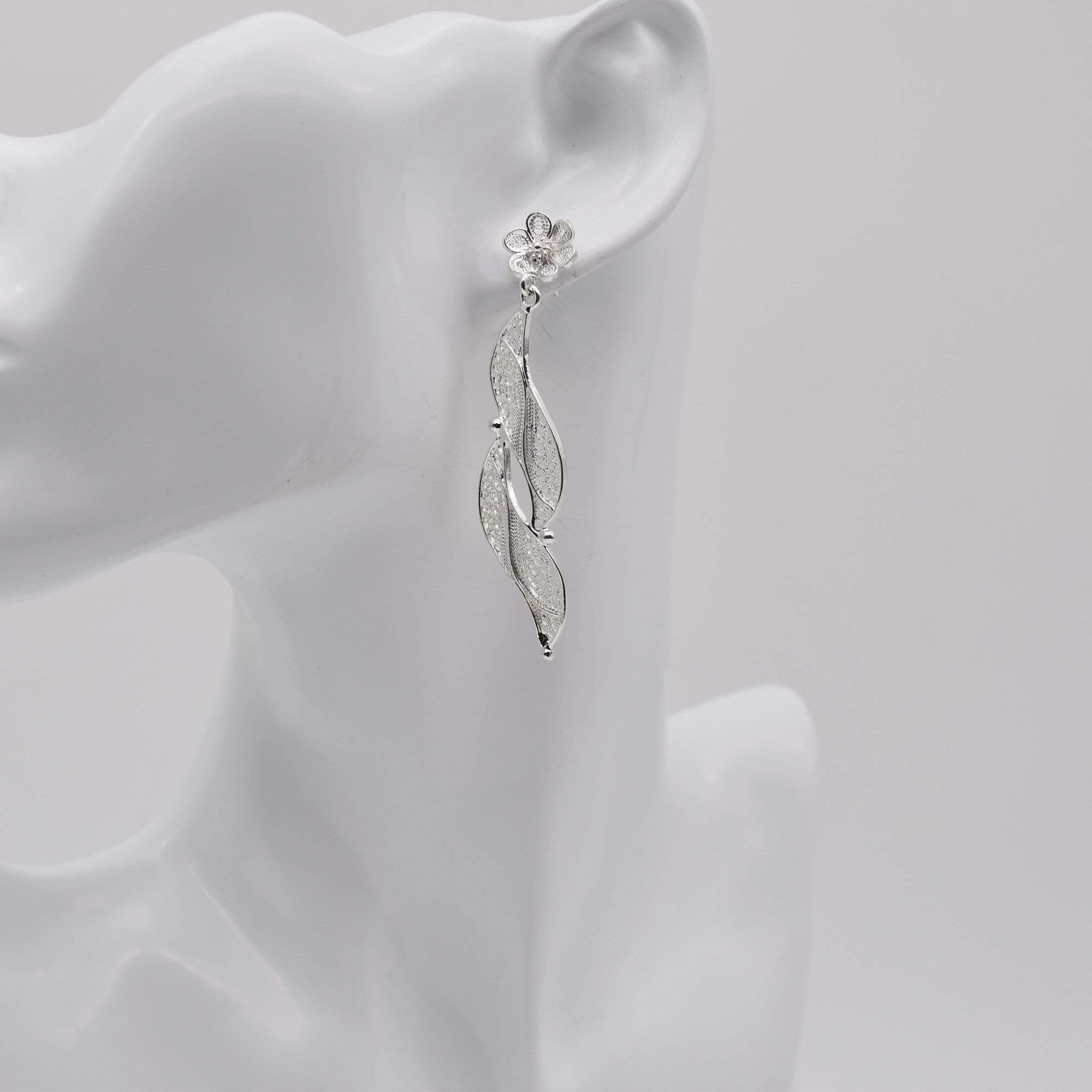 luisa-paix-o-boucles-d-oreille-filigrane-dor-6-5-cm image 3