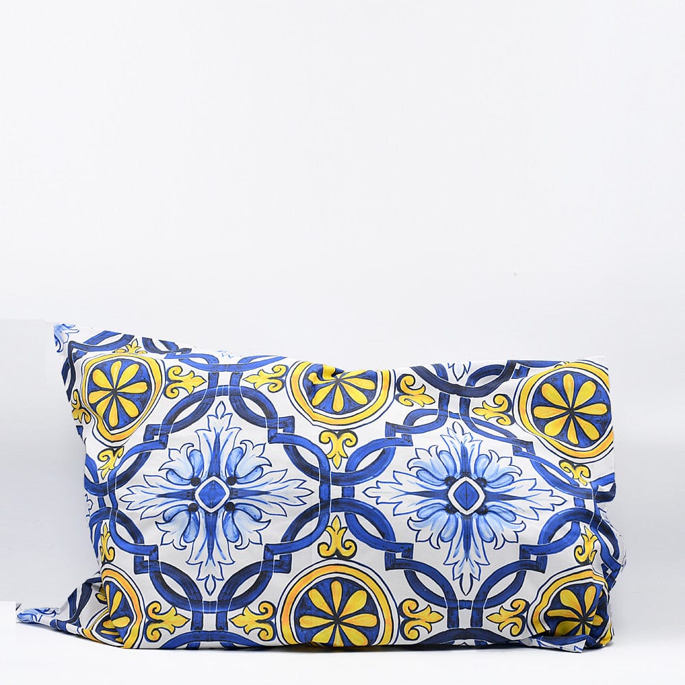 luisa-paix-o-azulejos-taie-oreiller-coton-bleu-jaune-60x60cm image 1