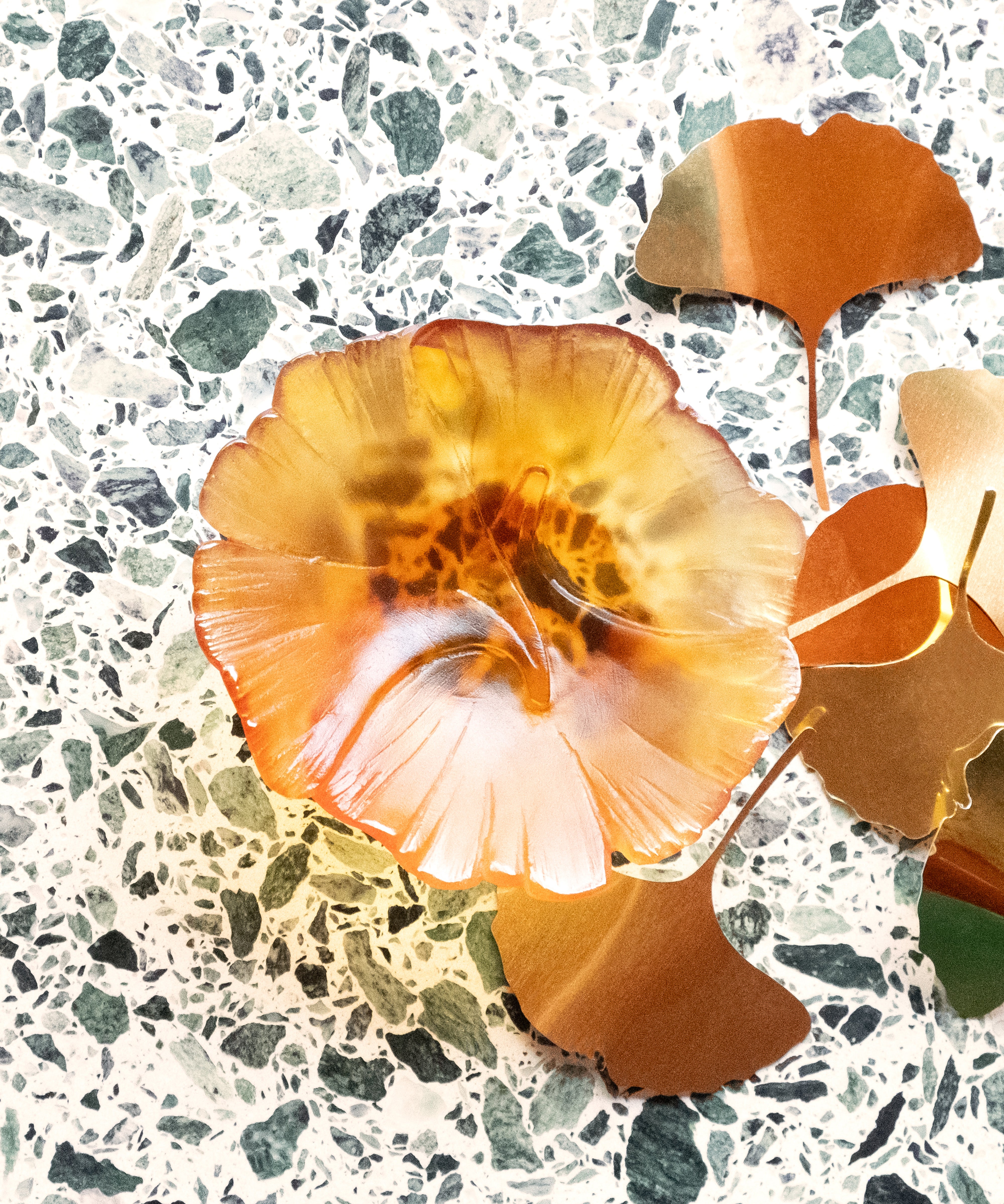 daum-ginkgo-coupelle-ambre-feuille-cristal image 2