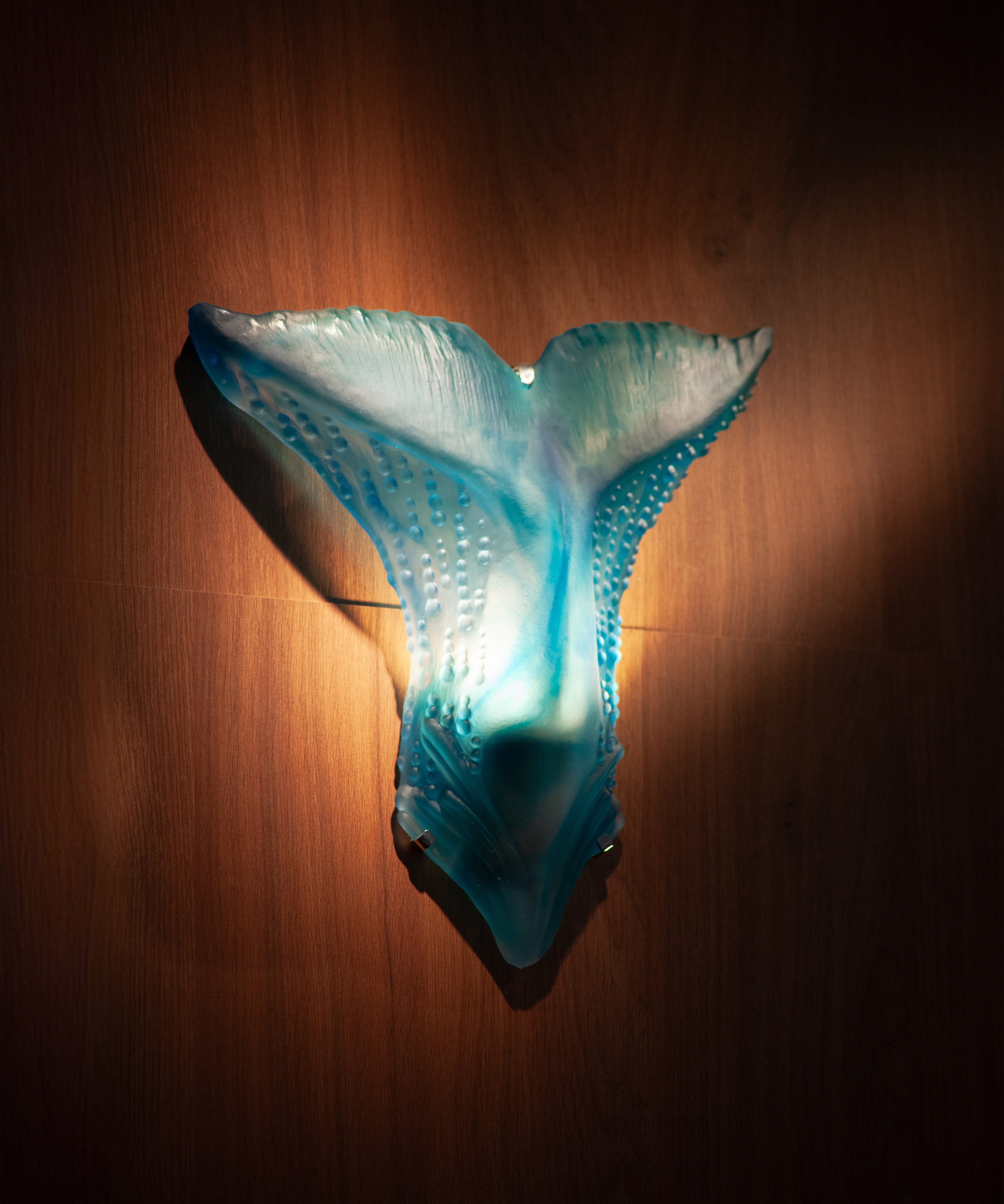 daum-maya-applique-baleine-luminaire-cristal-mural image 2