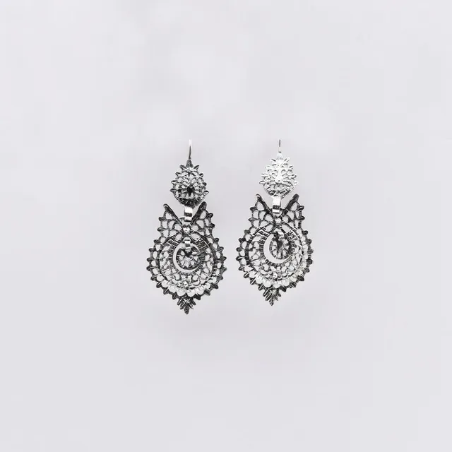 luisa-paix-o-bijoux-du-portugal-rainha-boucles-oreilles-argent-oxyd image 1