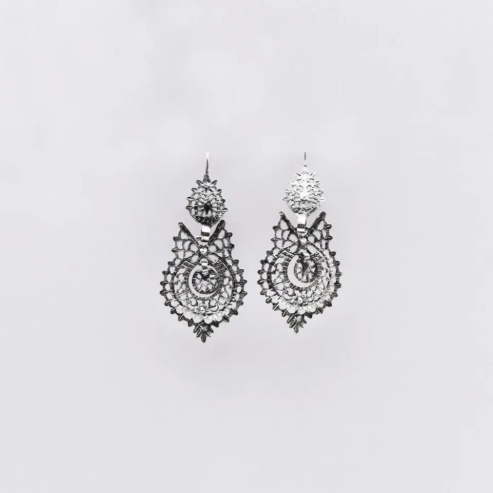 luisa-paix-o-bijoux-du-portugal-rainha-boucles-oreilles-argent-oxyd image 1