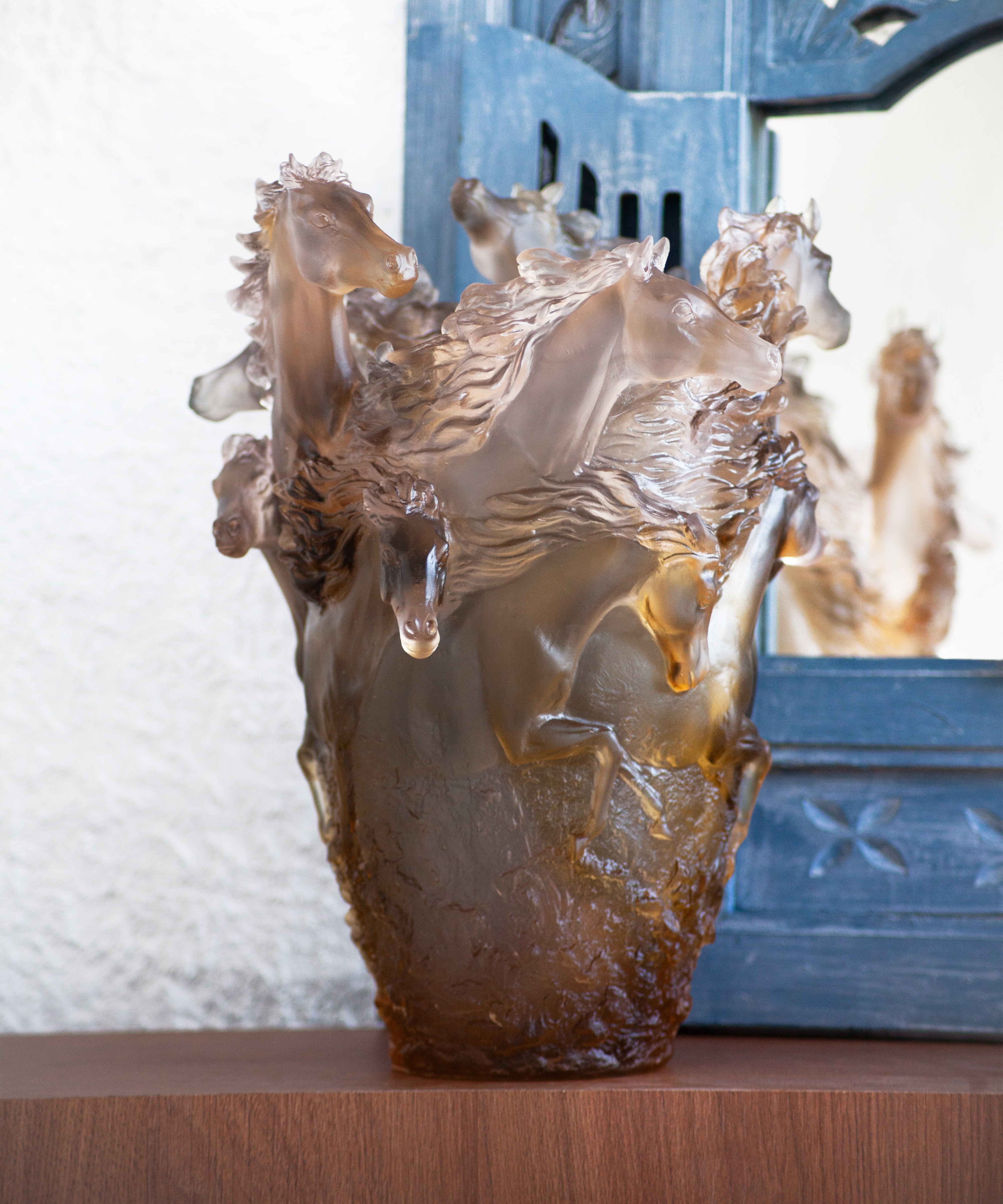 daum-univers-animalier-cavalcade-vase-brun-glac image 2