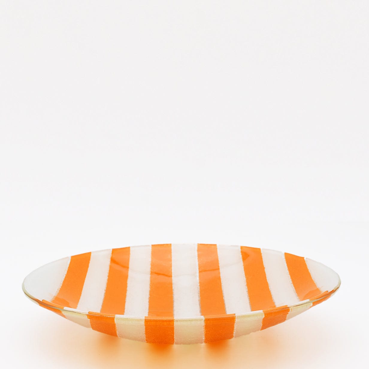 luisa-paix-o-marinha-grande-plat-en-verre-orange-28-cm image 1