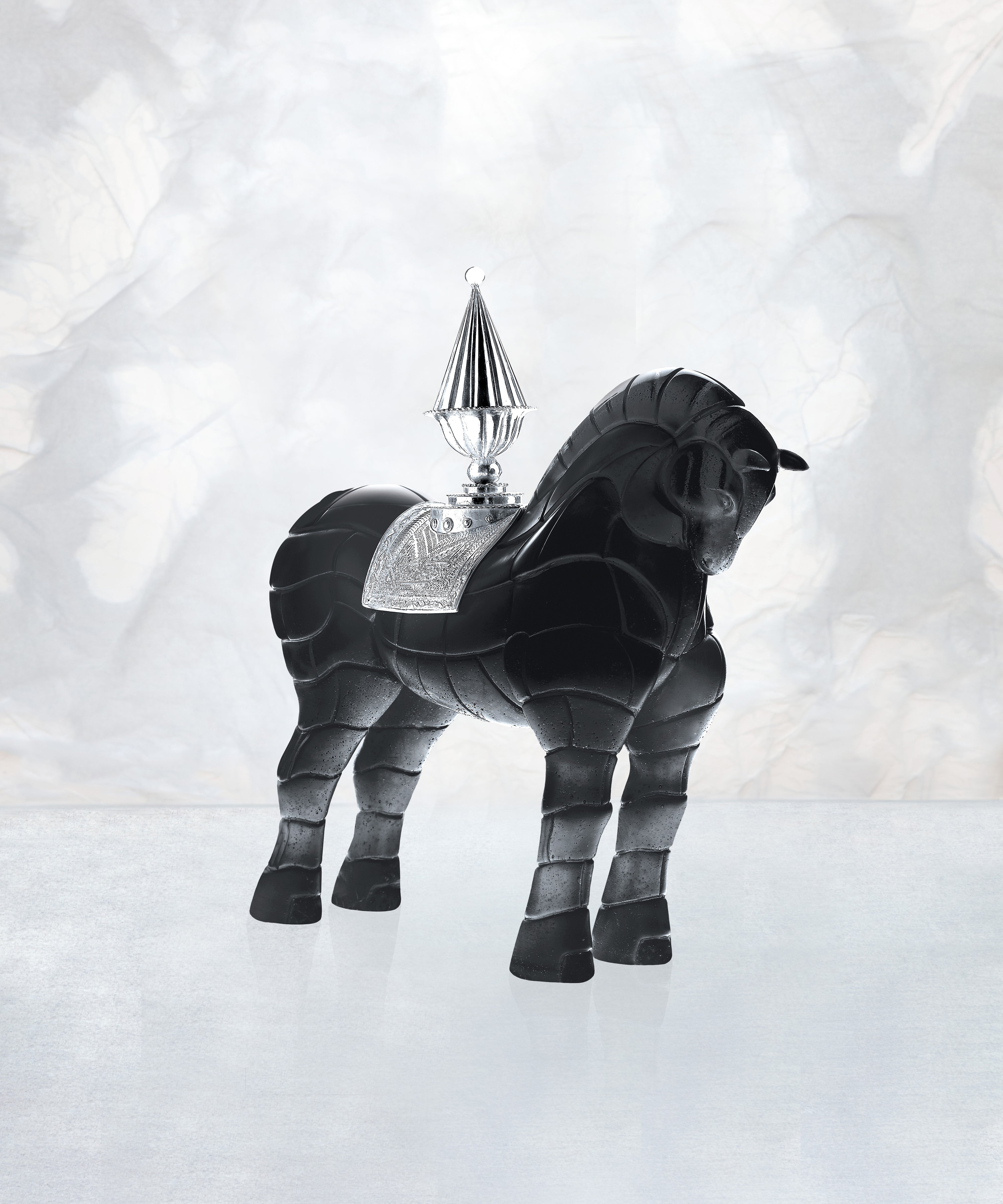 daum-cheval-porteur-de-feu-sculpture-cristal-noir-mcconnico image 2