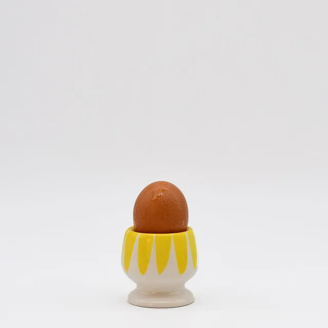 luisa-paix-o-costa-nova-mar-coquetier-jaune-ray-artisanal image 1