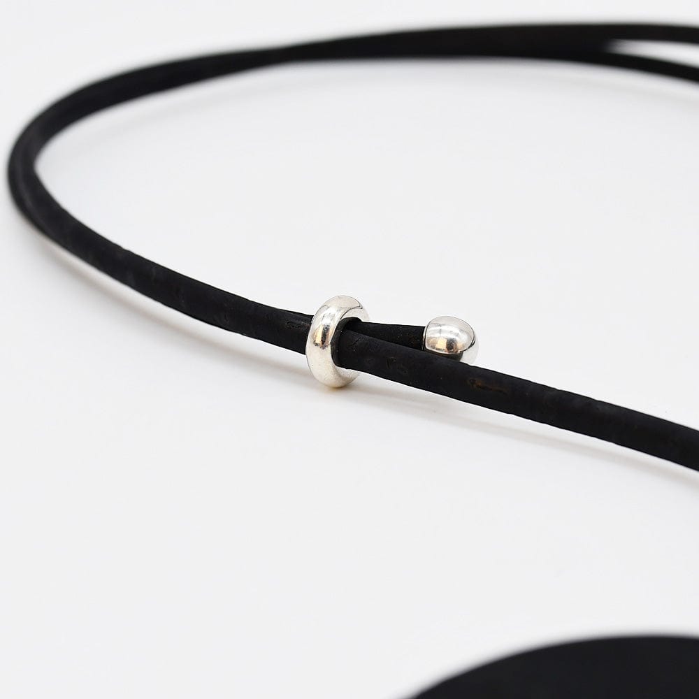 luisa-paix-o-bijoux-du-portugal-collier-coulissant-li-ge-noir-r-glable image 5