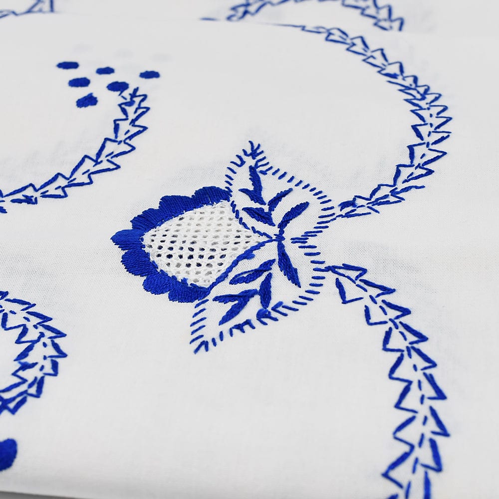 luisa-paix-o-arts-table-nappe-coton-brod-e-150x150-6-serviettes image 2
